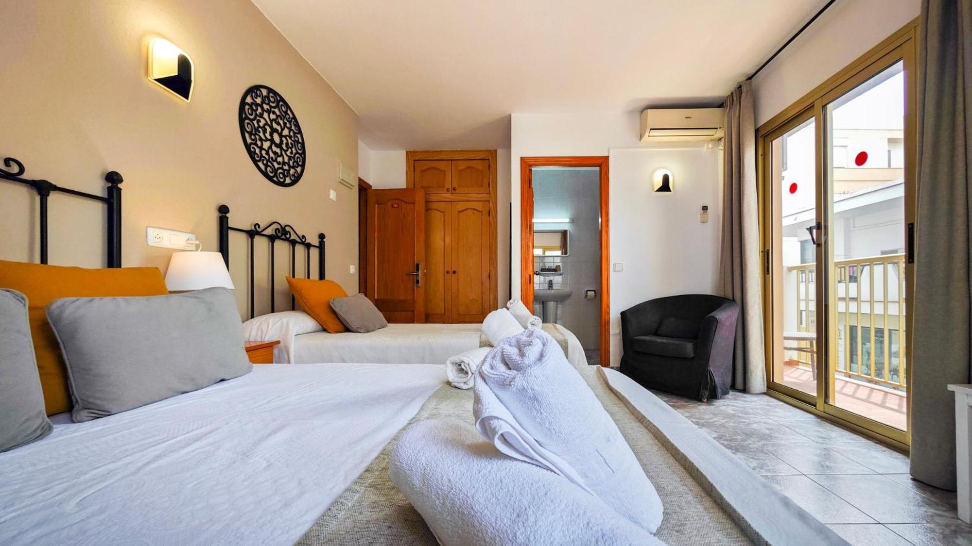 Hostal Dinamarca Сан-Антоніо Екстер'єр фото