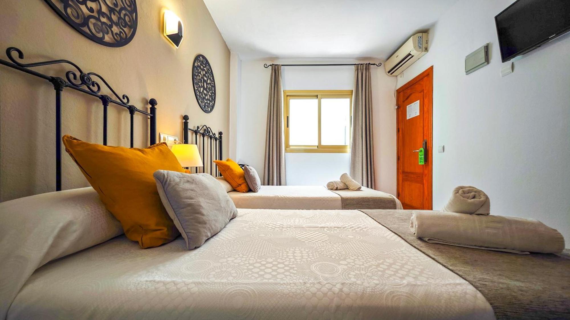Hostal Dinamarca Сан-Антоніо Екстер'єр фото