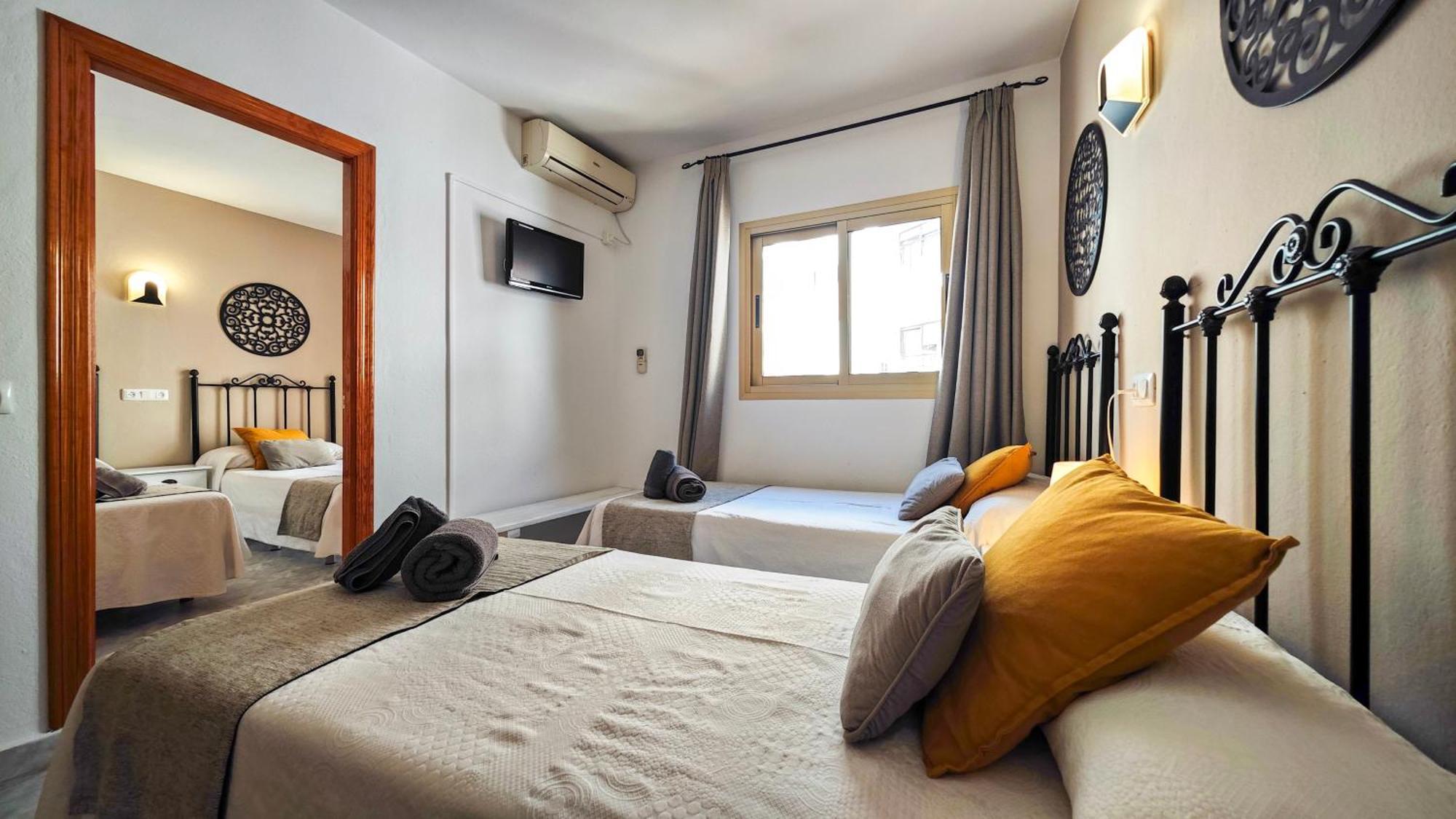 Hostal Dinamarca Сан-Антоніо Екстер'єр фото